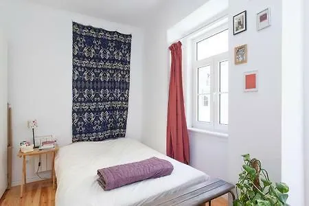 Appartement Avec Terrasse Ensoleillee Au Coeur De Lisbonne Lisboa