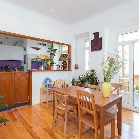 Avec Terrasse Ensoleillee Au Coeur De Lisbonne *